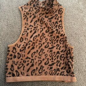 Cropped Leopard Print Sleeveless Top
